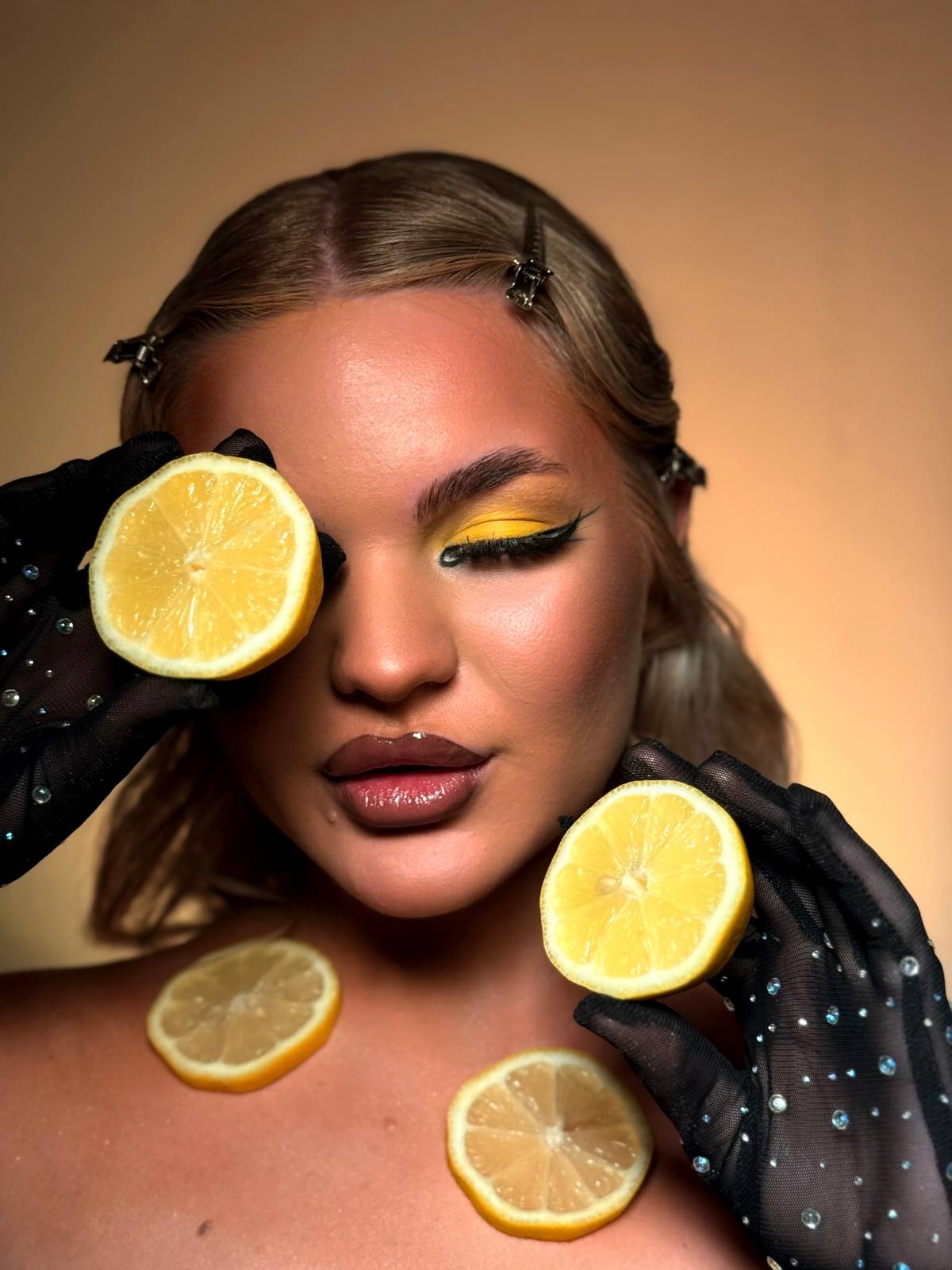 Creative editorial makeup — coloured shadow and a graphic liner
